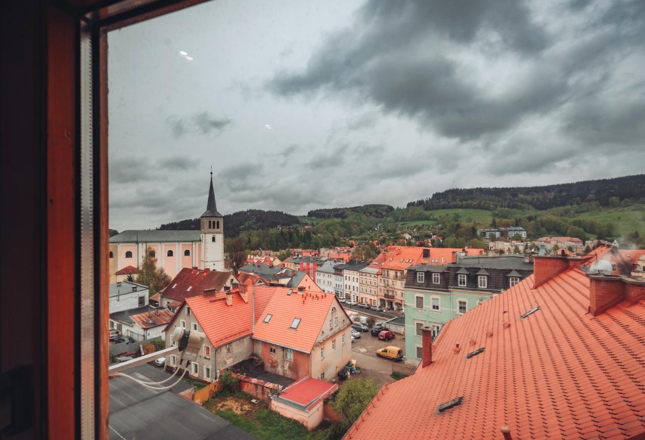Duzy Apartament Duszniki-Zdroj Duszniki Zdrój Esterno foto